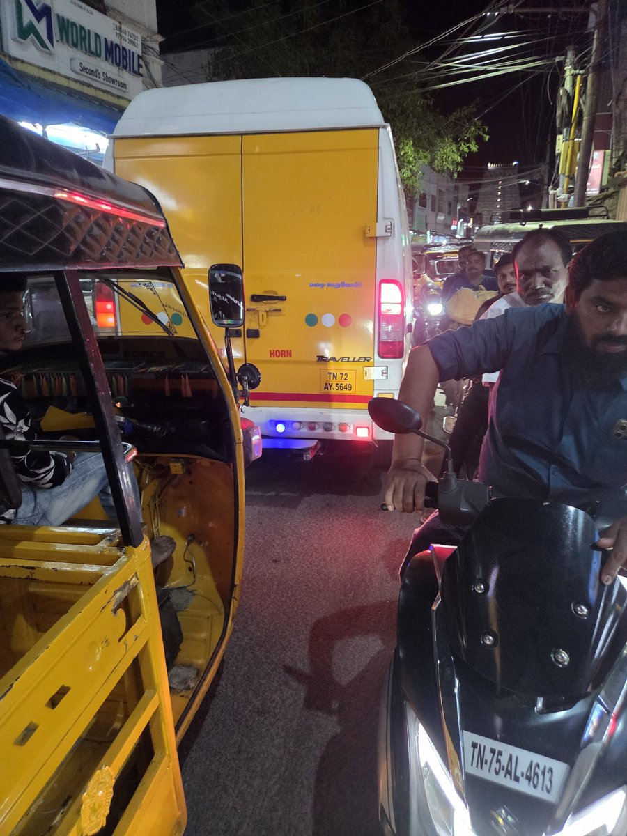 ahamed91's tweet photo. Dear @TenkasiPolice this vehicle (TN72 AY5649) ia causing full traffic issue in swami sannathi street and delivering goods and blocking the road despite public were unhappy on this. Kindly do the needful.  @CMOTamilnadu @sunnewstamil @pttv_tweets @dinathanthi @TPTWO_Official https://t.co/b9iqs9XY7T