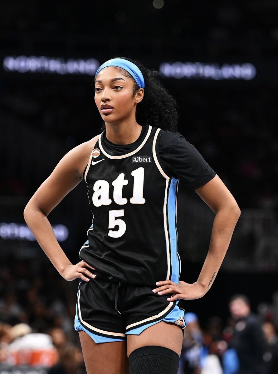 I talk hoops 🏀 tweet media