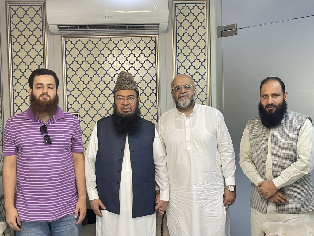 SenDrAbdulKarim's tweet photo. سینیٹر ڈاکٹر حافظ عبد الکریم حفظہ اللہ، امیر مرکزی جمعیت اہل حدیث پاکستان سے وائس چیئرمین پیغام ٹی وی محترم احمد میر حفظہ اللہ اور ان کے صاحبزادے فاروق میر کی خصوصی ملاقات ہوئی۔ اس موقع پر سی ای او پیغام ٹی وی حافظ محمد ندیم حفظہ اللہ بھی موجود تھے۔ https://t.co/y4KArspxi5