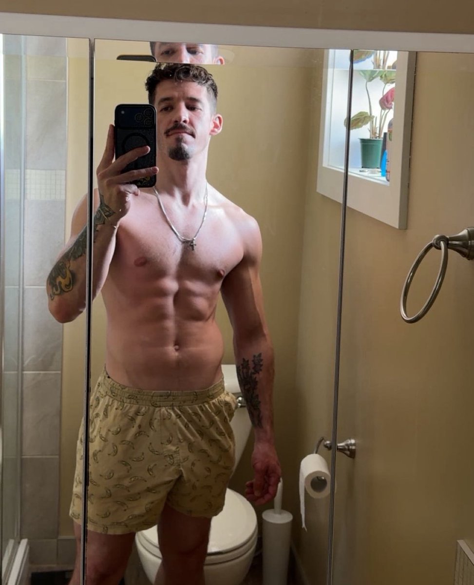 The Hottest Men of the Planet! tweet media