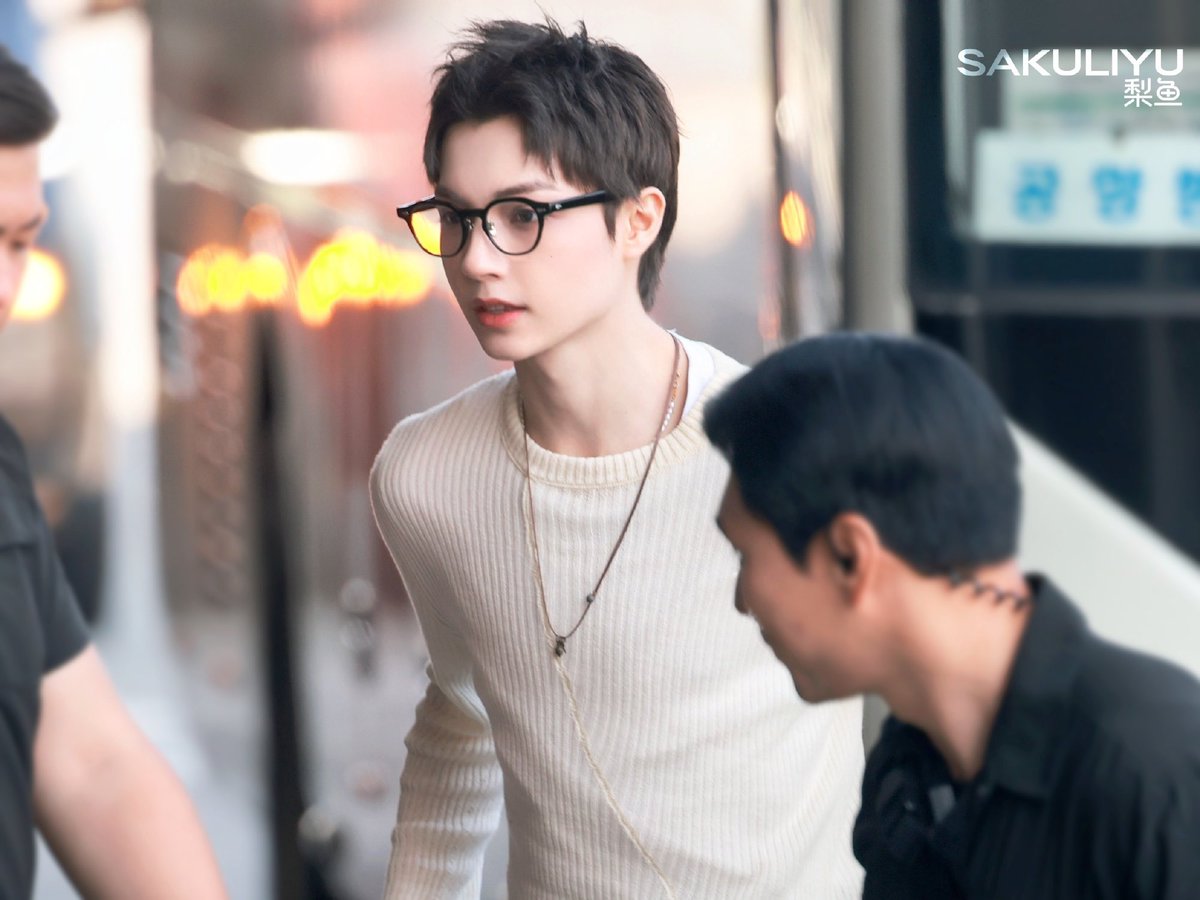 charlie pics ★ tweet media