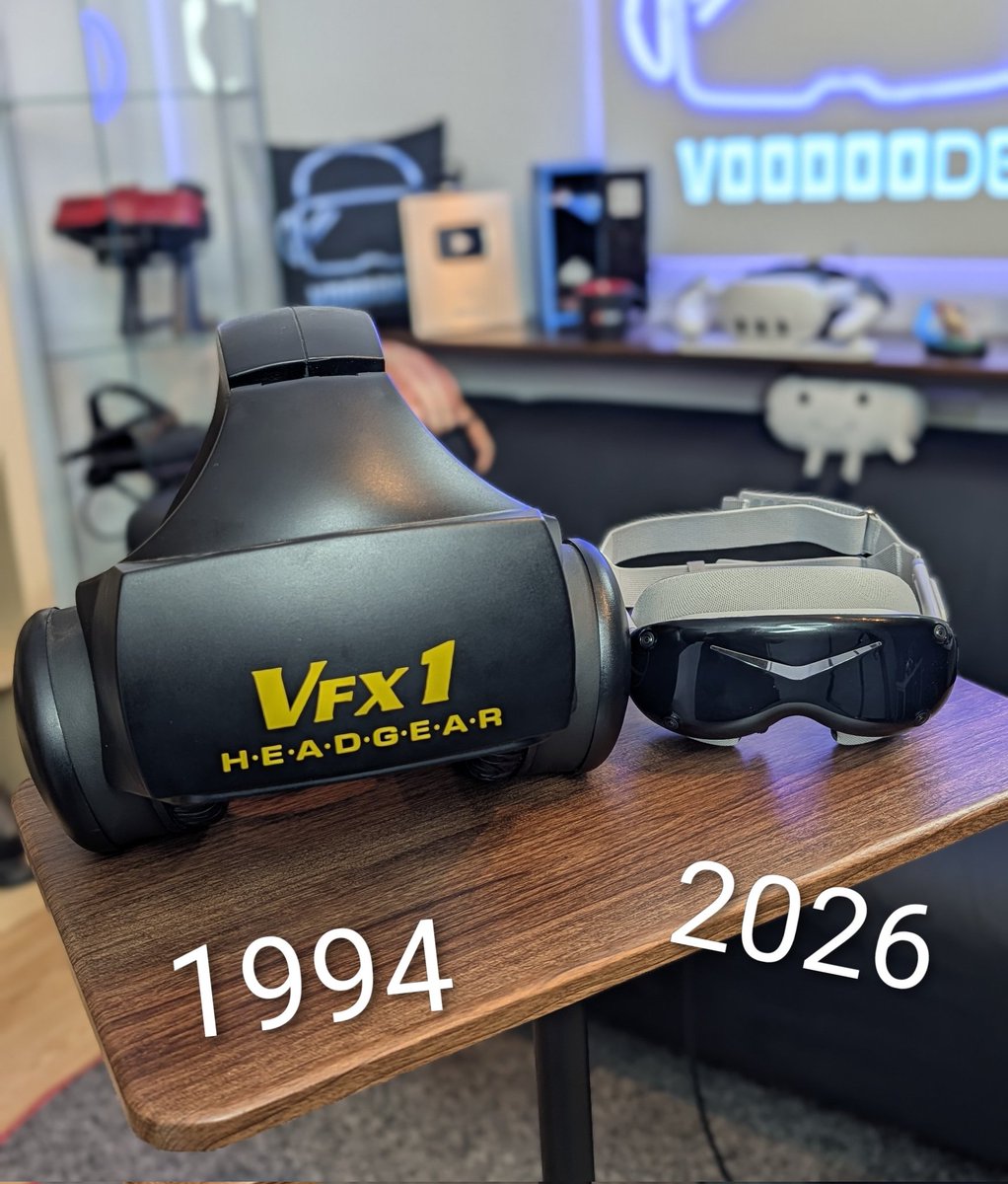VoodooDE_Gaming's tweet photo. Look how far we've come! The Forte VFX1 Headgear VR headset from 1994, compared to the Pimax Dream Air in 2026. #vfx1headgear #vfx1 #retrovr #retro #fortevfx1 https://t.co/ALWgKyqFvk