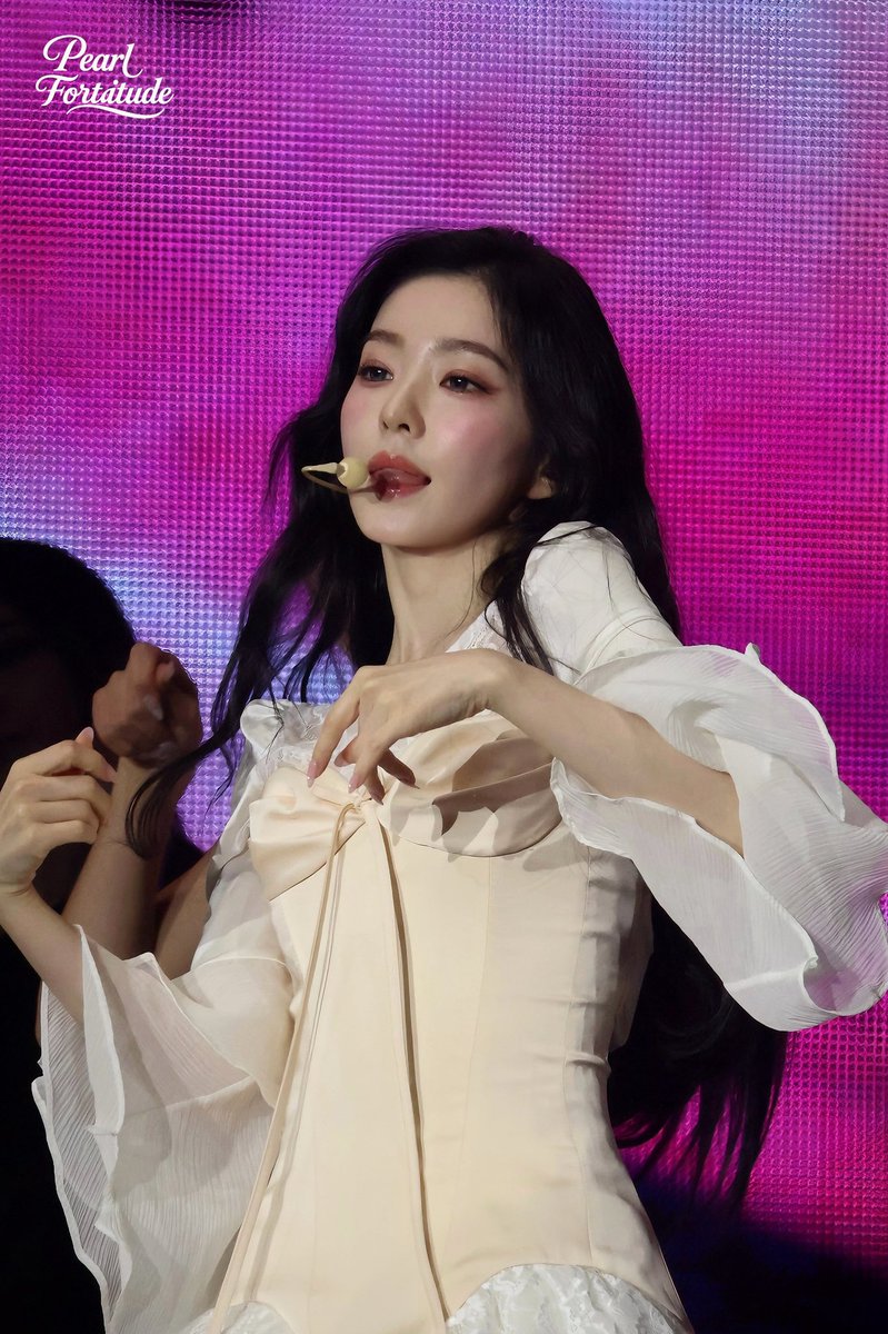 PearlFortitude's tweet photo. 260523

🩷❤️

#IRENE #아이린 https://t.co/J2Gf6IhDed