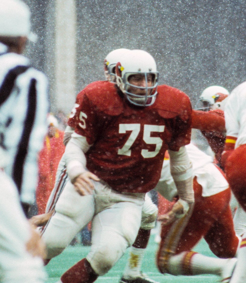BigRed_STL's tweet photo. Happy birthday to former Big Red DT Bob Rowe

🏈 Played college ball @WesternMichU 

🏈 Cardinals 2nd round pick in 1967

🏈 Blocked three FGs in 1972 season opener 

🏈 54.5 sacks ranks 5th in Cardinals history

🏈 Played 9 seasons for the Big Red https://t.co/ueK4J3NE7V