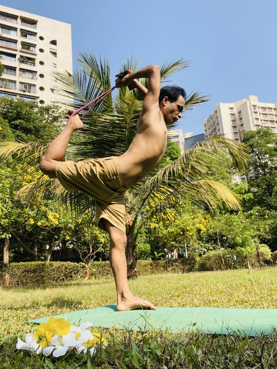 EnergyYoga's tweet photo. Practice Natarajsana #yoga #paobc #RaúlEsRaúl #TVKVijay‌Fails https://t.co/D0gHHhFeL2