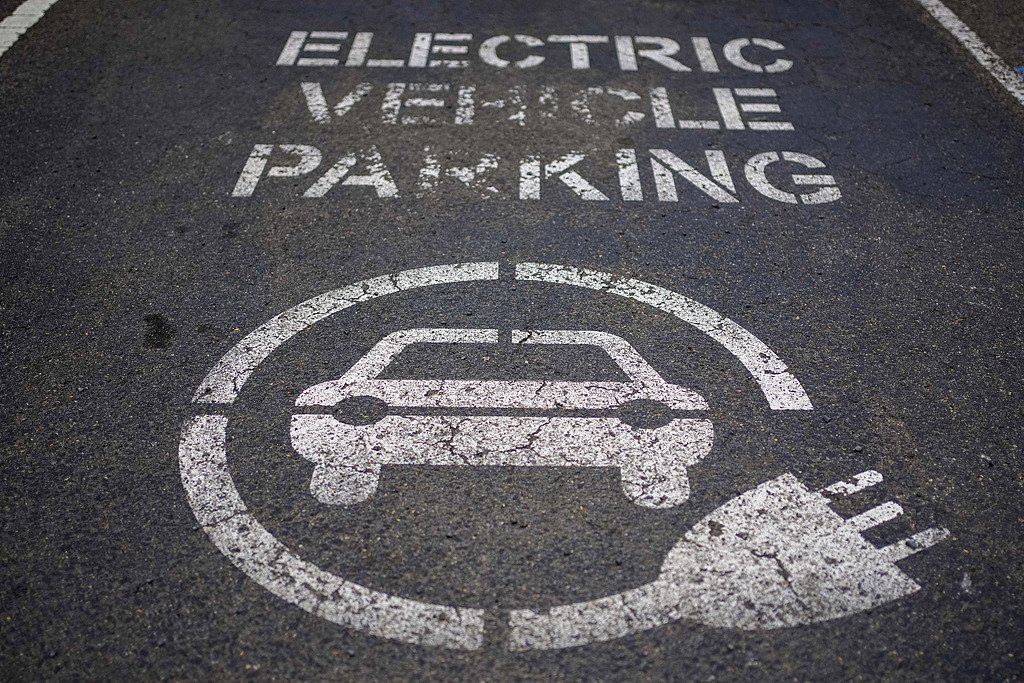 hhrmt208's tweet photo. “What we’re seeing is ‘China up, #Japan down,’” notes Cox Automotive’s Costello, as Chinese EVs rewrite the rules. #ChinaRising #NewEnergyVehicles https://t.co/XLO2tjNGZW