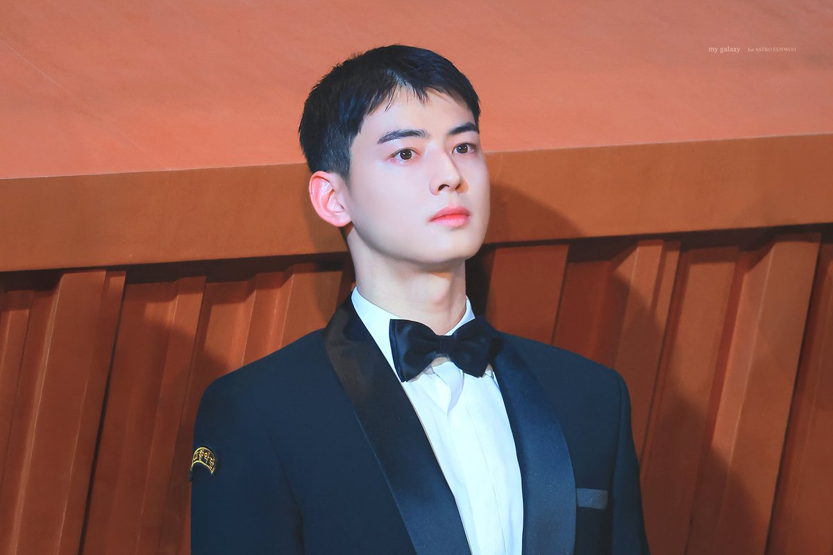 Eunwoo. tweet media