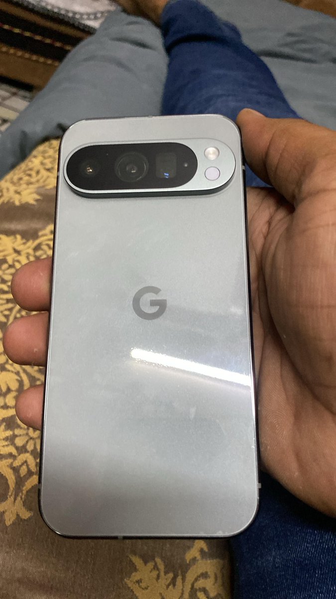 erhimanshumi29's tweet photo. My New Phone
Google Pixel 9 Pro🥰
गरीब हूं सर, आईफोन अफोर्ड नहीं कर सकता हूं।
फिर भी बधाई दे सकते हैं आप लोग। https://t.co/aRKfMXdchz