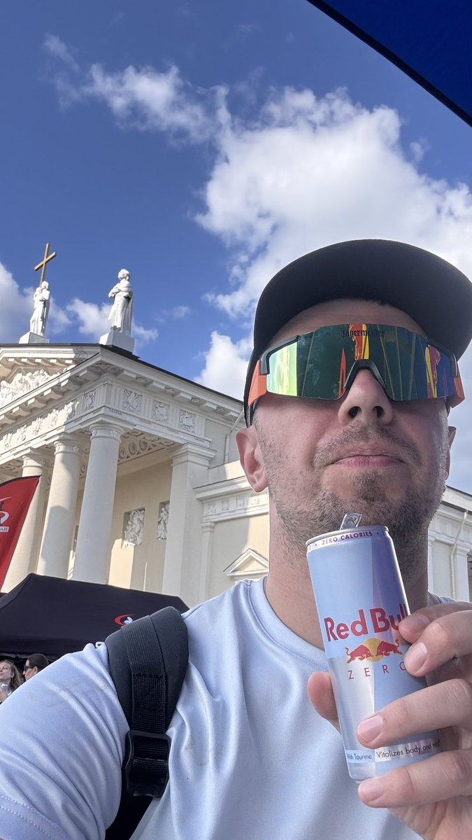 Бармен каже tweet media