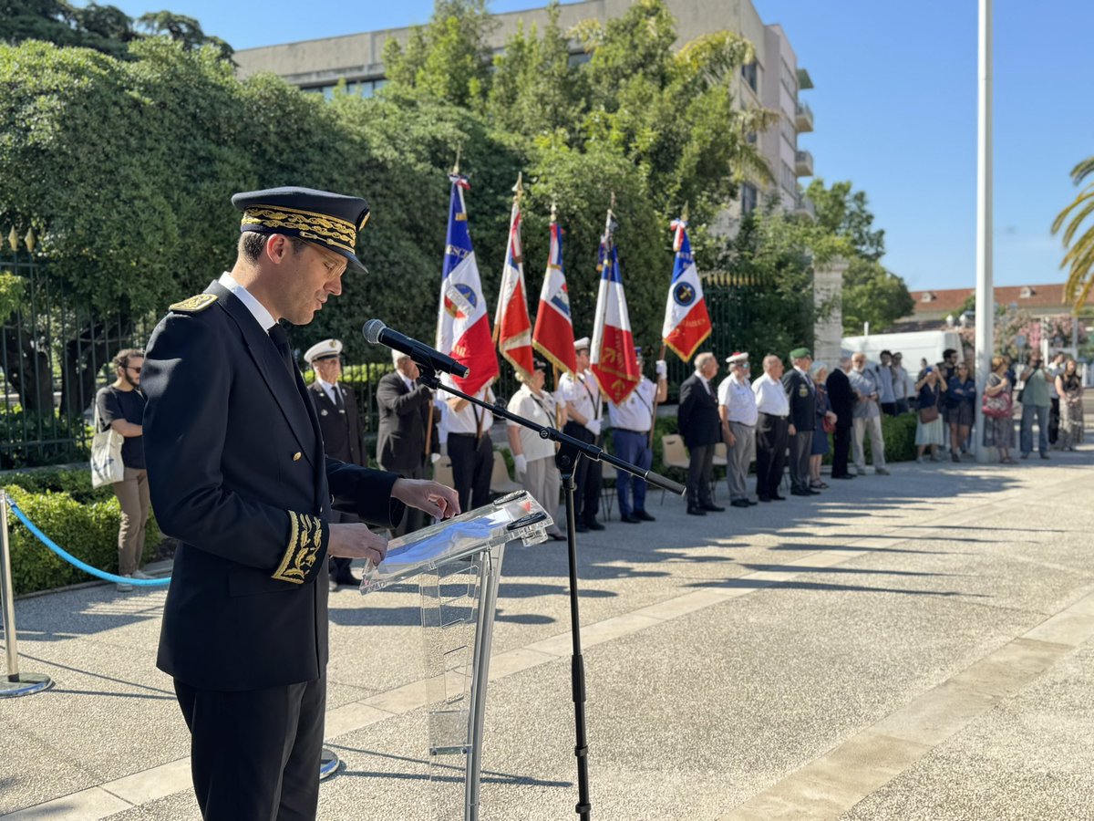 Prefet83's tweet photo. #CestNotreHistoire | Rendre hommage aux victimes de l’esclavage, c’est regarder l’Histoire en face. C’est penser à toutes les victimes et à tous ceux qui se sont élevés contre ce crime contre l’Humanité.
C’est aussi résister à toutes les formes de trafic humain, à toutes les formes d’exploitation.
Ce samedi #23Mai, journée nationale d'hommage aux victimes de l'esclavage, une cérémonie était organisée à #Toulon, en présence du préfet du #Var, aux côtés de la maire, des élus, des autorités militaires et des représentants des associations patriotiques.
#NoublionsJamais