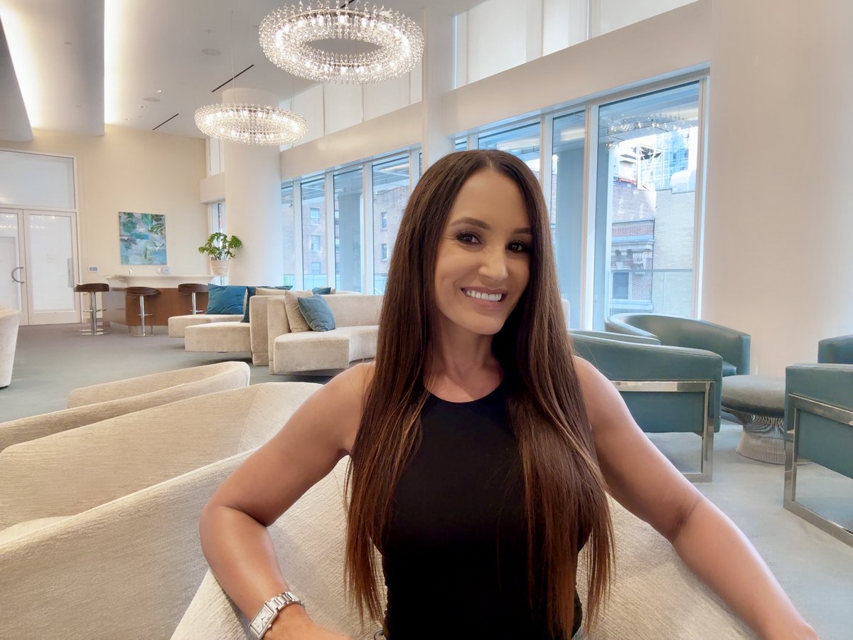 Lisa Ann tweet media