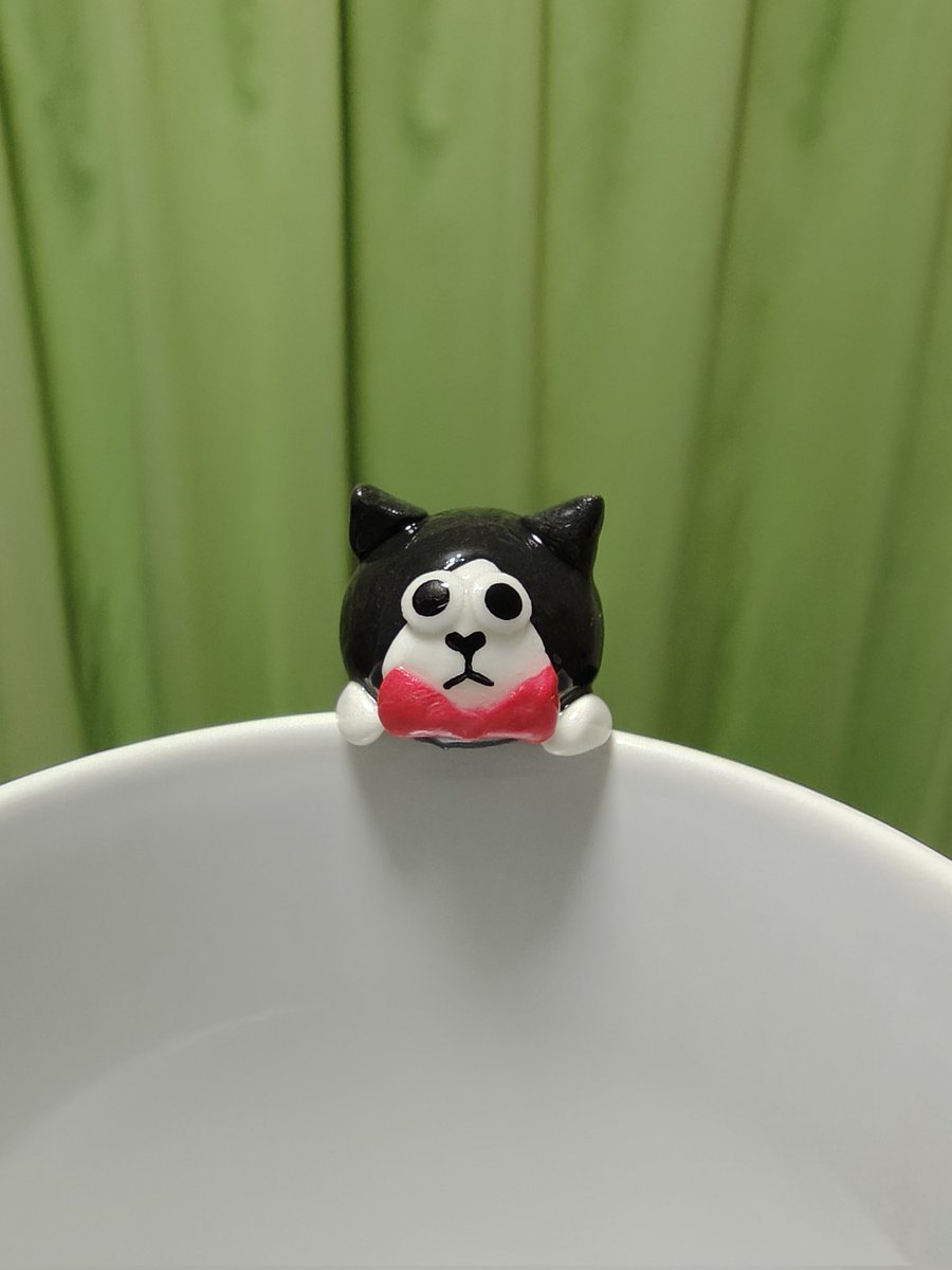 I7AQ24FnCM9Z2ru's tweet photo. サブちゃんが心を込めて

こさえてくれた

「サブちゃんのぶら下がりミニフィギュア」

お迎えしました😊

とても可愛い❤😺

サブちゃん、ありがとう🙇

大切にします😂

#サブちゃん
#猫のサブちゃん
#湯島のサブちゃん
#サブちゃんの窓辺商店 https://t.co/KPeg4myJQr