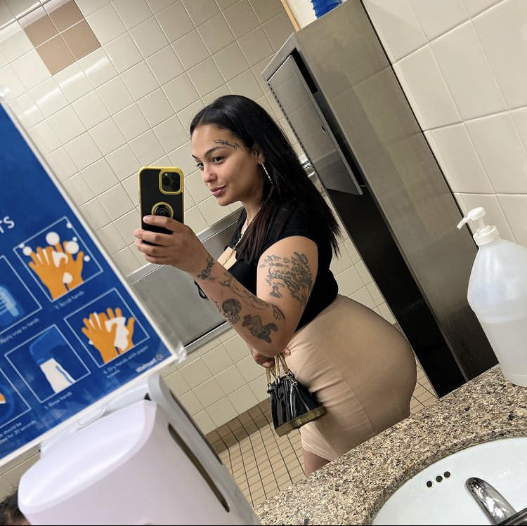 BrendaRose370's tweet photo. I’m new here 🥹😳 https://t.co/ryORL64LDc