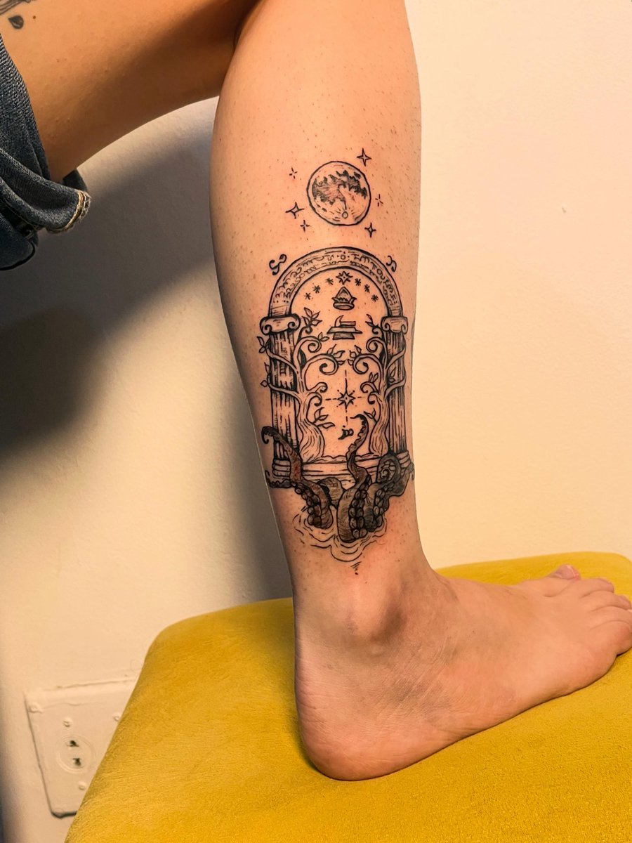 laugadelha's tweet photo. Tattoo que rolou ontem dos portões de Durin de #lotr https://t.co/WABjIzz3Aj