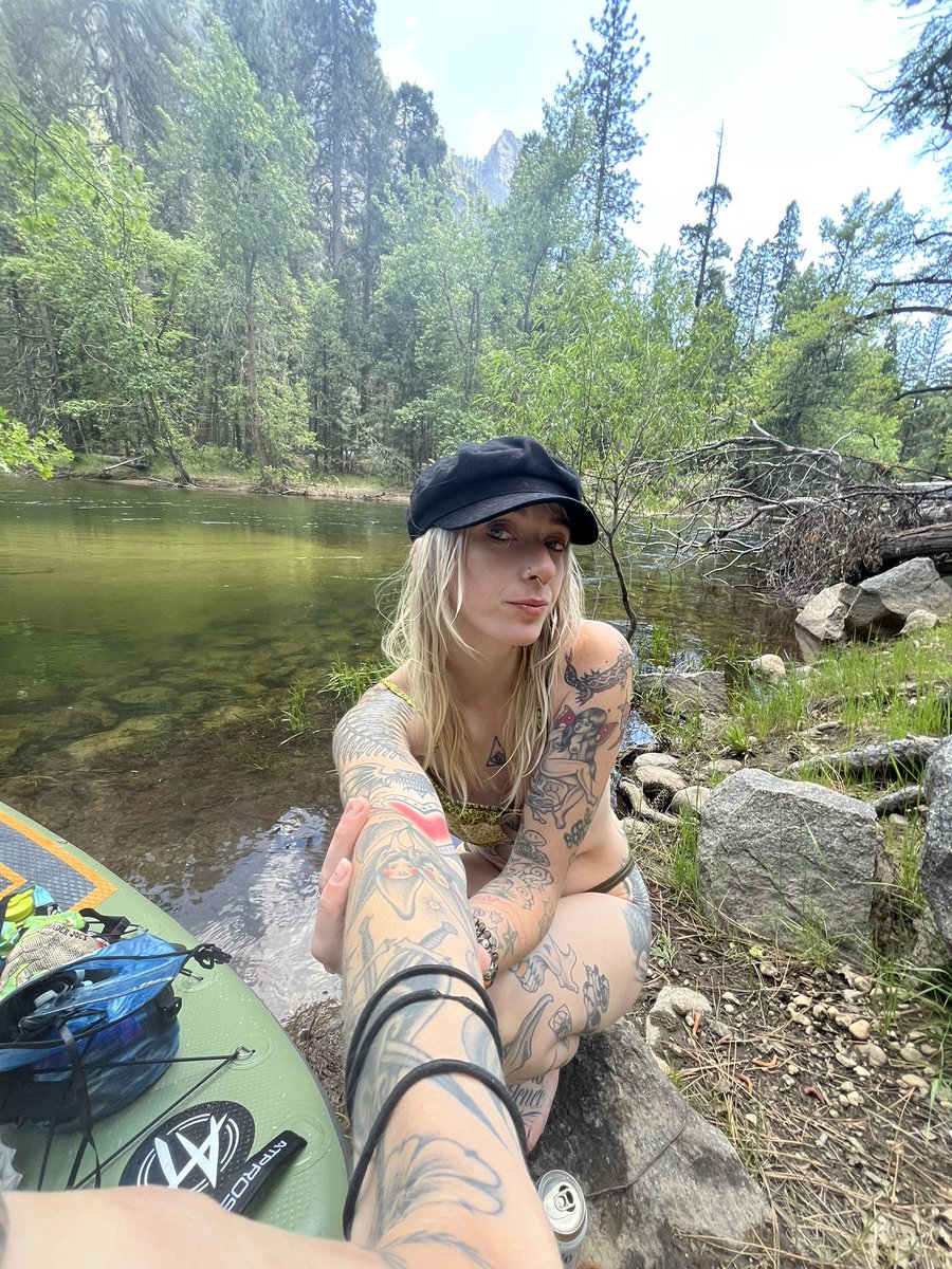 scooboperator's tweet photo. moved to the woods don’t plan on coming back https://t.co/VrLASc0En2