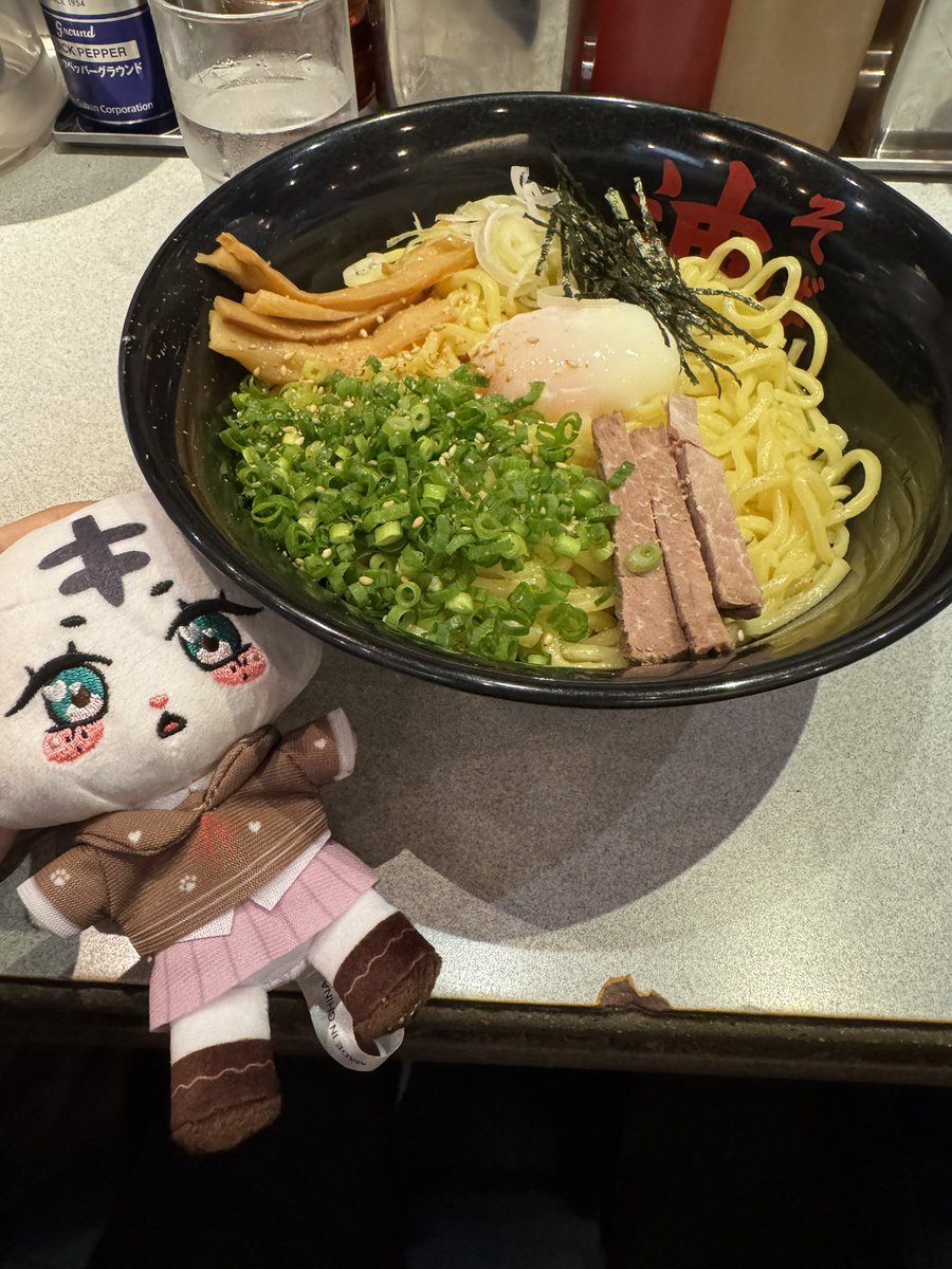 cheasmioei's tweet photo. Kep1erがこの前いってたらしい油そばに行きました。
そのあと結局居酒屋に行ってしまいました笑
美味しかったです https://t.co/Lia7AWhnwZ