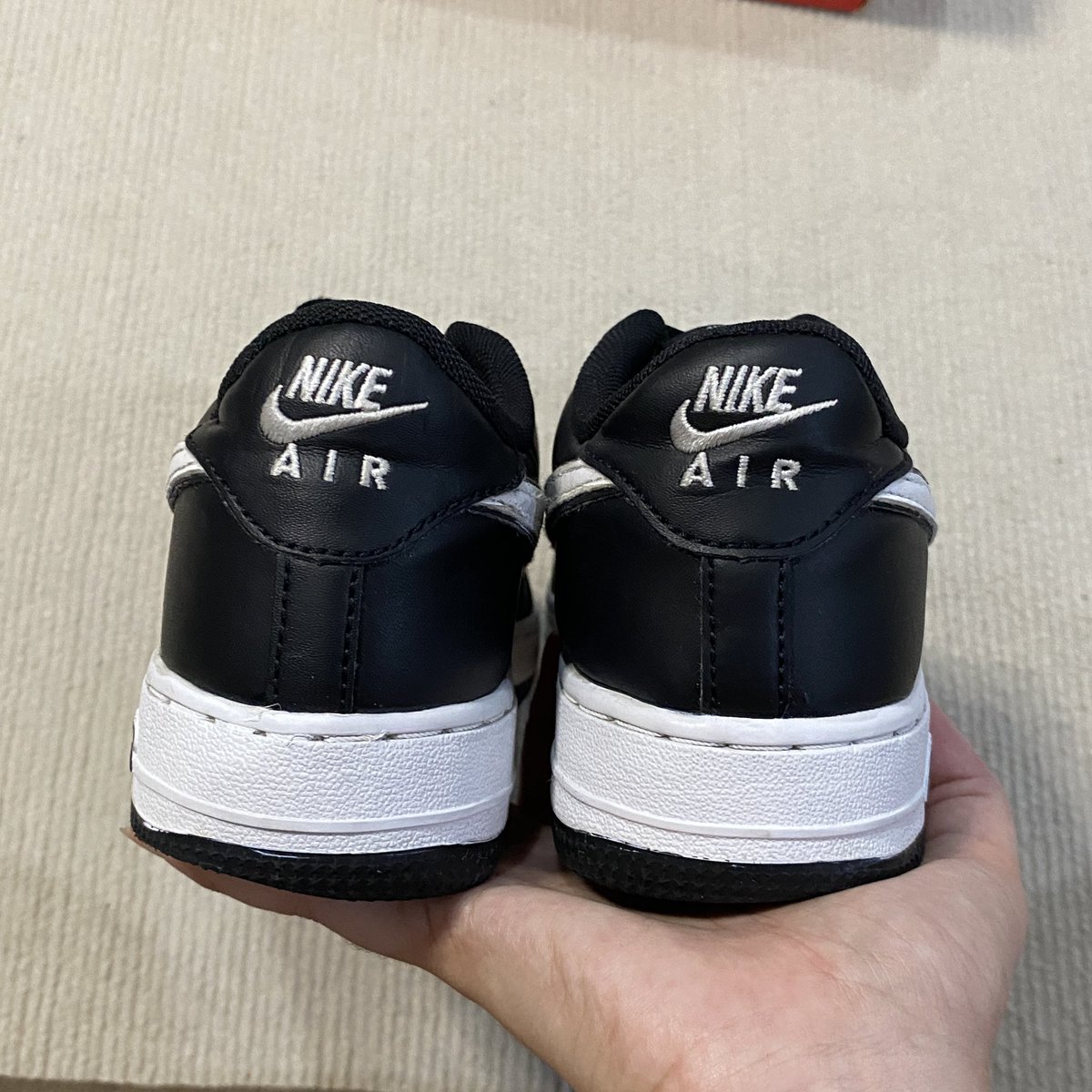jonJungkook_1's tweet photo. Nike Air Force1 panda
ของแท้💯
Size37.5/23.5ราคา399฿
พื้นเต็ม ซอฟเดิม สภาพดี
 #ส่งต่อเสื้อผ้า #ส่งต่อเสื้อผ้ามือ2 #รองเท้าผ้าใบมือสอง  #รองเท้าผ้าใบมือ2 #รองเท้าadidas https://t.co/JlHyjqMVHB