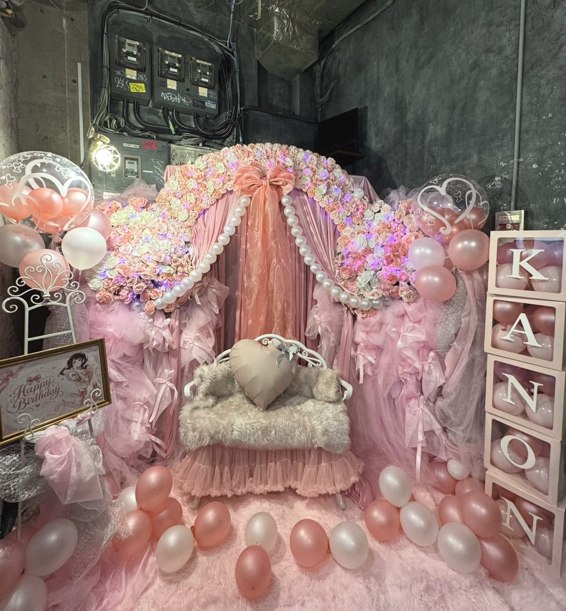 kanon523523's tweet photo. KANON生誕祭お疲れ様でした。
皆様のご協力のおかげで立派なフラスタや衣装アルバムが完成致しました。フラスタフレームやカンパ返礼品に使用したイラストも載せておきます。
改めましてカンパご協力者の方々に深くお礼申し上げます、ありがとうございました。 https://t.co/Tz2oIyvXEd
