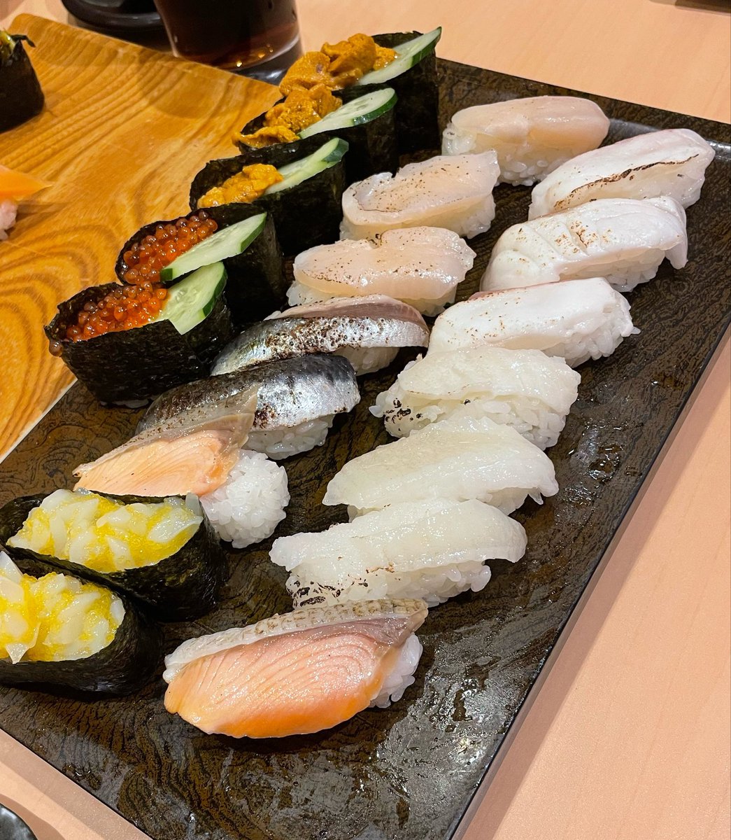 oimo_mnk's tweet photo. ㊗️🎉㊗️🎉㊗️🎉㊗️🎉
✨ｶﾝ∠(  ｰ̀ᗨｰ́ )／🥂＼( ｰ̀ᗨｰ́ )＞ﾊﾟｲ✨

2周年おめでとうーーーー❣️
大好き❤

#エイトリ
#エイトリ2周年 https://t.co/8YrEwbYpkd