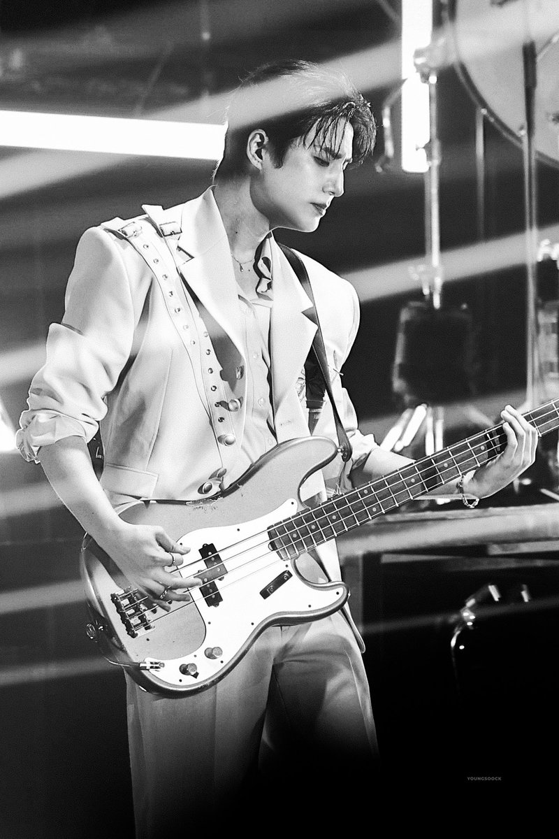 youngsoock's tweet photo. 260516
DAY6 10th Anniversary Tour 
<The DECADE>in BUSAN 
#데이식스 #영케이 #YoungK https://t.co/zicAO5It8f