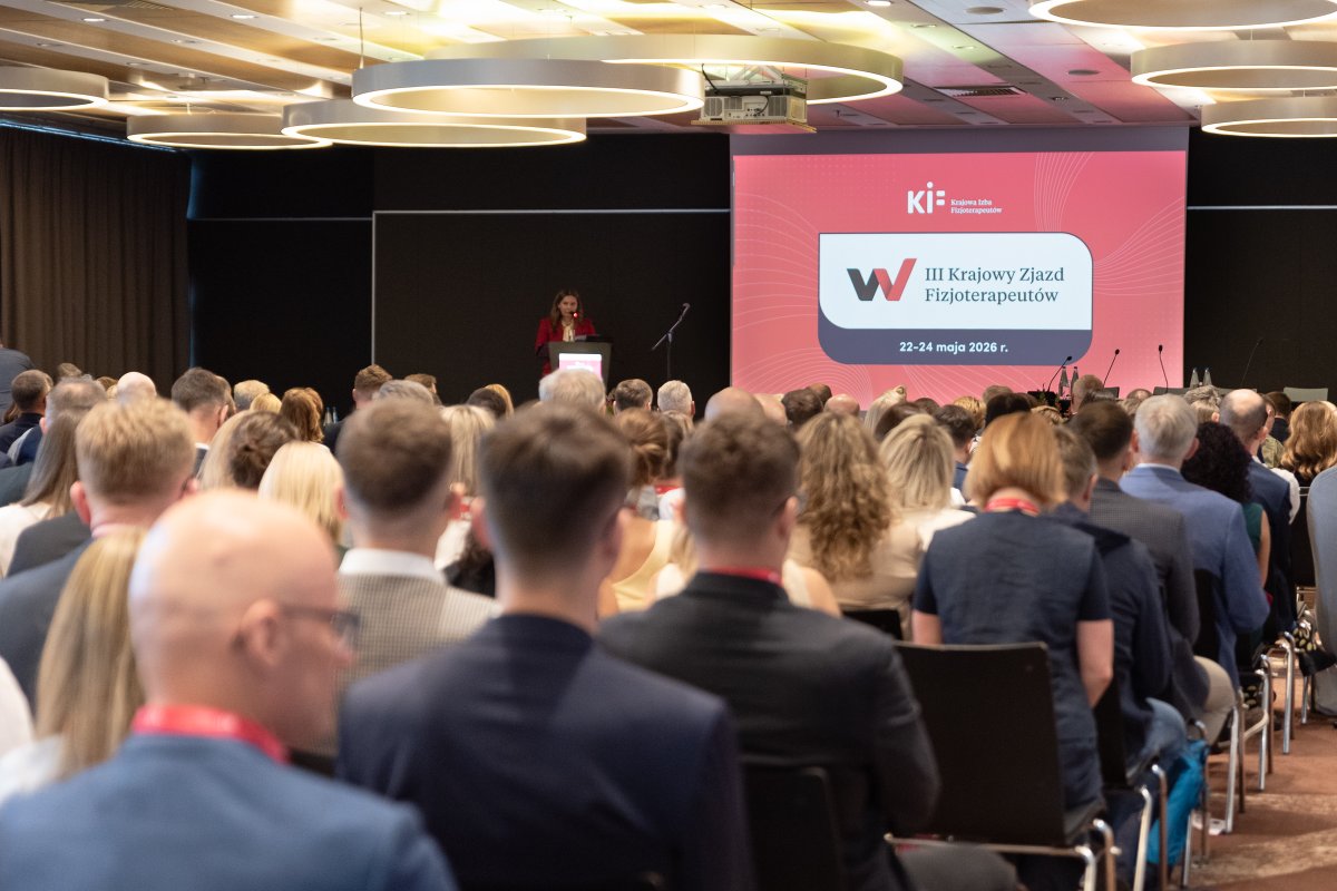 KIFinfopl's tweet photo. Trwa III Krajowy Zjazd Fizjoterapeutów

Delegaci kontynuują intensywne prace nad kształtem samorządu fizjoterapeutów na kolejną kadencję. Dzisiejsze obrady poświęcone są przede wszystkim wyborom członków organów Krajowej Izby Fizjoterapeutów oraz procedowaniu kluczowych uchwał wyznaczających kierunki działania KIF na lata 2026–2030.

W trakcie dzisiejszych obrad wybrano członków:
▪️ Krajowej Rady Fizjoterapeutów
▪️ Komisji Rewizyjnej
▪️ Sądu Dyscyplinarnego
▪️ Wyższego Sądu Dyscyplinarnego
▪️ Rzecznika Dyscyplinarnego oraz jego zastępców

Delegaci dyskutują również nad projektami uchwał dotyczących https://t.co/xAM44ZJIab. zasad gospodarki finansowej KIF oraz wytycznych działania samorządu na kolejne lata.

Podczas pierwszego dnia obrad III KZF delegaci przyjęli sprawozdania organów II kadencji:

✔️ Krajowej Rady Fizjoterapeutów
✔️ Komisji Rewizyjnej
✔️ Sądu Dyscyplinarnego
✔️ Wyższego Sądu Dyscyplinarnego
✔️ Rzecznika Dyscyplinarnego

Dziękujemy wszystkim delegatom za aktywny udział, merytoryczne dyskusje i zaangażowanie w rozwój samorządu zawodowego fizjoterapeutów. 🤝