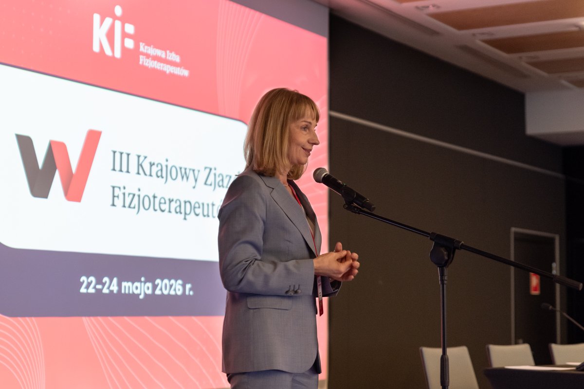 KIFinfopl's tweet photo. Trwa III Krajowy Zjazd Fizjoterapeutów

Delegaci kontynuują intensywne prace nad kształtem samorządu fizjoterapeutów na kolejną kadencję. Dzisiejsze obrady poświęcone są przede wszystkim wyborom członków organów Krajowej Izby Fizjoterapeutów oraz procedowaniu kluczowych uchwał wyznaczających kierunki działania KIF na lata 2026–2030.

W trakcie dzisiejszych obrad wybrano członków:
▪️ Krajowej Rady Fizjoterapeutów
▪️ Komisji Rewizyjnej
▪️ Sądu Dyscyplinarnego
▪️ Wyższego Sądu Dyscyplinarnego
▪️ Rzecznika Dyscyplinarnego oraz jego zastępców

Delegaci dyskutują również nad projektami uchwał dotyczących https://t.co/xAM44ZJIab. zasad gospodarki finansowej KIF oraz wytycznych działania samorządu na kolejne lata.

Podczas pierwszego dnia obrad III KZF delegaci przyjęli sprawozdania organów II kadencji:

✔️ Krajowej Rady Fizjoterapeutów
✔️ Komisji Rewizyjnej
✔️ Sądu Dyscyplinarnego
✔️ Wyższego Sądu Dyscyplinarnego
✔️ Rzecznika Dyscyplinarnego

Dziękujemy wszystkim delegatom za aktywny udział, merytoryczne dyskusje i zaangażowanie w rozwój samorządu zawodowego fizjoterapeutów. 🤝