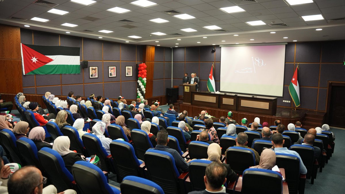 Carc_jo's tweet photo. وزير النقل الدكتور نضال القطامين يرعى احتفال وزارة النقل بعيد الاستقلال الـ80، ويؤكد مواصلة تطوير قطاع النقل بمختلف أنماطه.

التفاصيل:https://t.co/3cbfw3P7nf…

#هيئة_تنظيم_الطيران_المدني #وزارة_النقل
 #الأردن 
 #عيد_الاستقلال https://t.co/lLA391nTII