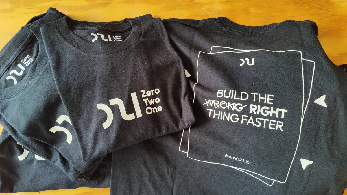 arielmathov's tweet photo. Día 319 de #buildinpublic llegaron las remeras!!!

No adivino nadie, pero quien quiere una? 😍

Luego de NY voy para Buenos Aires https://t.co/q3bzb66SJ0