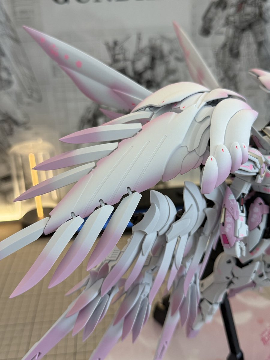 PhillipWilpp's tweet photo. ピンクの桜雪姫ガンダム、美しすぎてずるいくらいです💓 https://t.co/L8tXyIN8xE