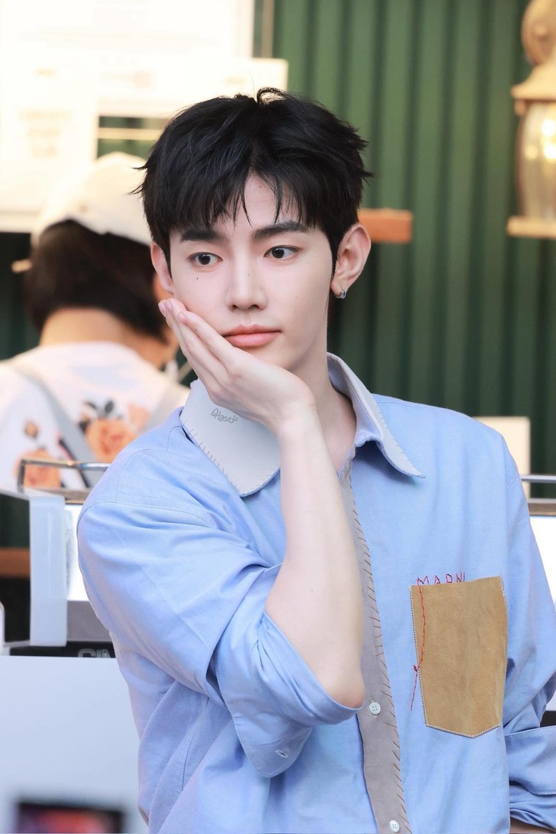 faith0113's tweet photo. 260523 큐리어스
#장하오 #ZHANGHAO #章昊 #ジャンハオ #AND2BLE #앤더블 #エンダブル #N2B https://t.co/s0qvlG41Ze