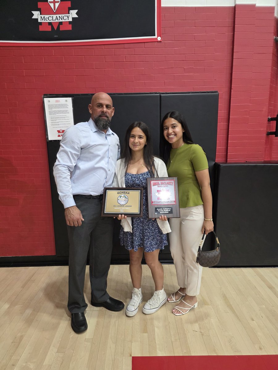 ROSALIED2027's tweet photo. Two time CHSAA All League award winner. Completed my Varsity season with 84 strikeouts a .263 batting average, and a .926 fielding percentage.  
Next up... summer Showcases!
@ESHuskiesLI @d1fastpitch1 @CoastRecruitsSB @CoastRecruits @NCAASoftball @NJCAASoftball https://t.co/BZUvj4N0dI
