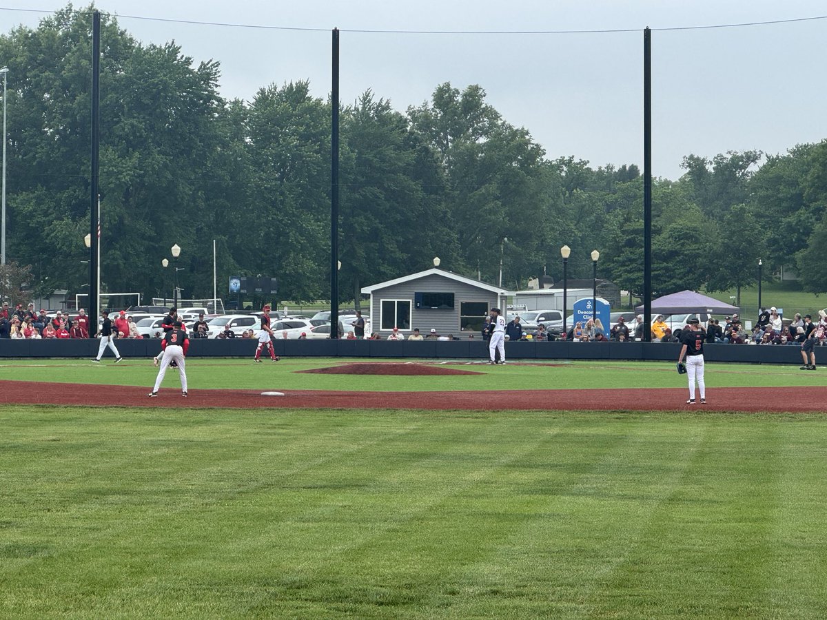 812Hoops's tweet photo. Mater Dei with a double, single, and HBP in the 1st…

But can’t cash them in. 

Leave them loaded. 

Mater Dei 0
Gibson So coming up 

Mid 1 https://t.co/4nzcmPmfP1