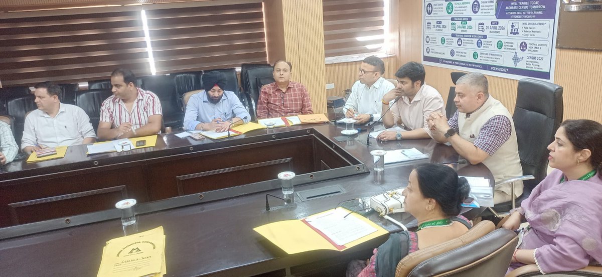 radionews_jammu's tweet photo. Director Census Operations J&amp;K @amit1kas reviews Census-2027 preparations at @jmcjammu and stresses speeding up Self Enumeration through public awareness campaigns. Officials discuss mapping, house listing and coordination for smooth conduct of the census exercise.

@Devansh_IAS https://t.co/JvU7hx10rz