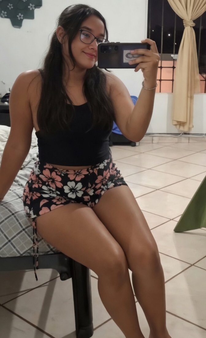 NancyTor's tweet photo. Las fotos que sube la piruja antes de terminar desaparecida https://t.co/jnhqbjydIK