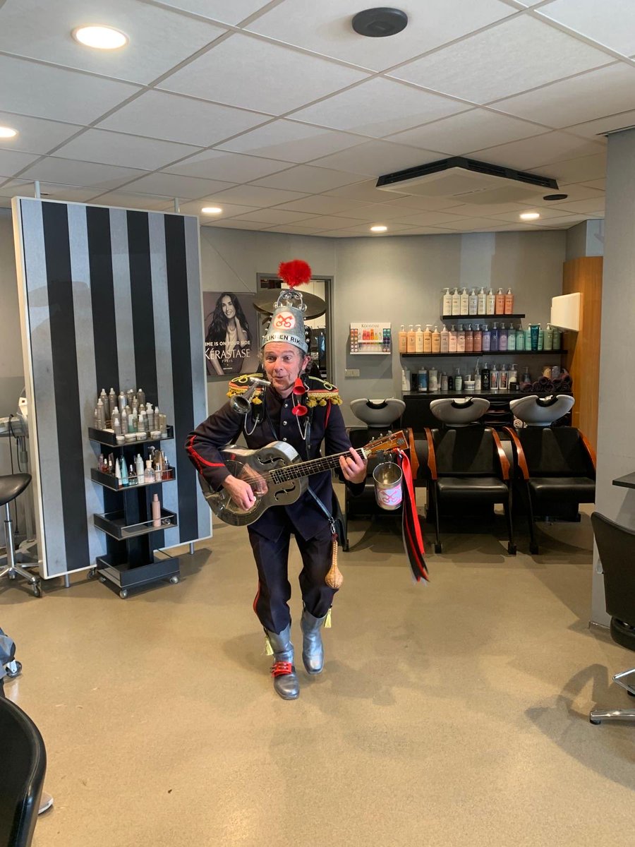 MACentertainm's tweet photo. Blikken Rick te gast in Winkelcentrum Ter Aar

Vandaag, zaterdag 23 mei 2026, waren wij te gast in Winkelcentrum Ter Aar met onze topper Blikken Rick. Rick wist er weer een gezellige en muzikale middag van te maken met heel veel interactie. https://t.co/cJqClUVq3A