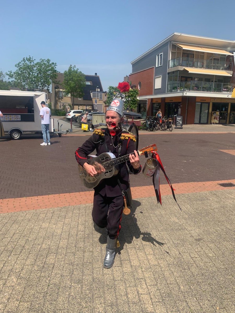 MACentertainm's tweet photo. Blikken Rick te gast in Winkelcentrum Ter Aar

Vandaag, zaterdag 23 mei 2026, waren wij te gast in Winkelcentrum Ter Aar met onze topper Blikken Rick. Rick wist er weer een gezellige en muzikale middag van te maken met heel veel interactie. https://t.co/cJqClUVq3A