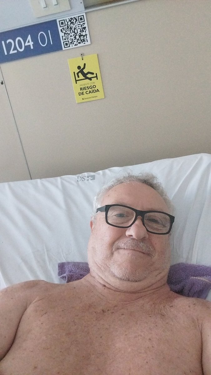 fabidabul's tweet photo. Operado de un pie para para poder volver a transitar los caminos que me depare el futuro sin problemas. Fabi "levántate y anda" https://t.co/oqEqnKuKvZ