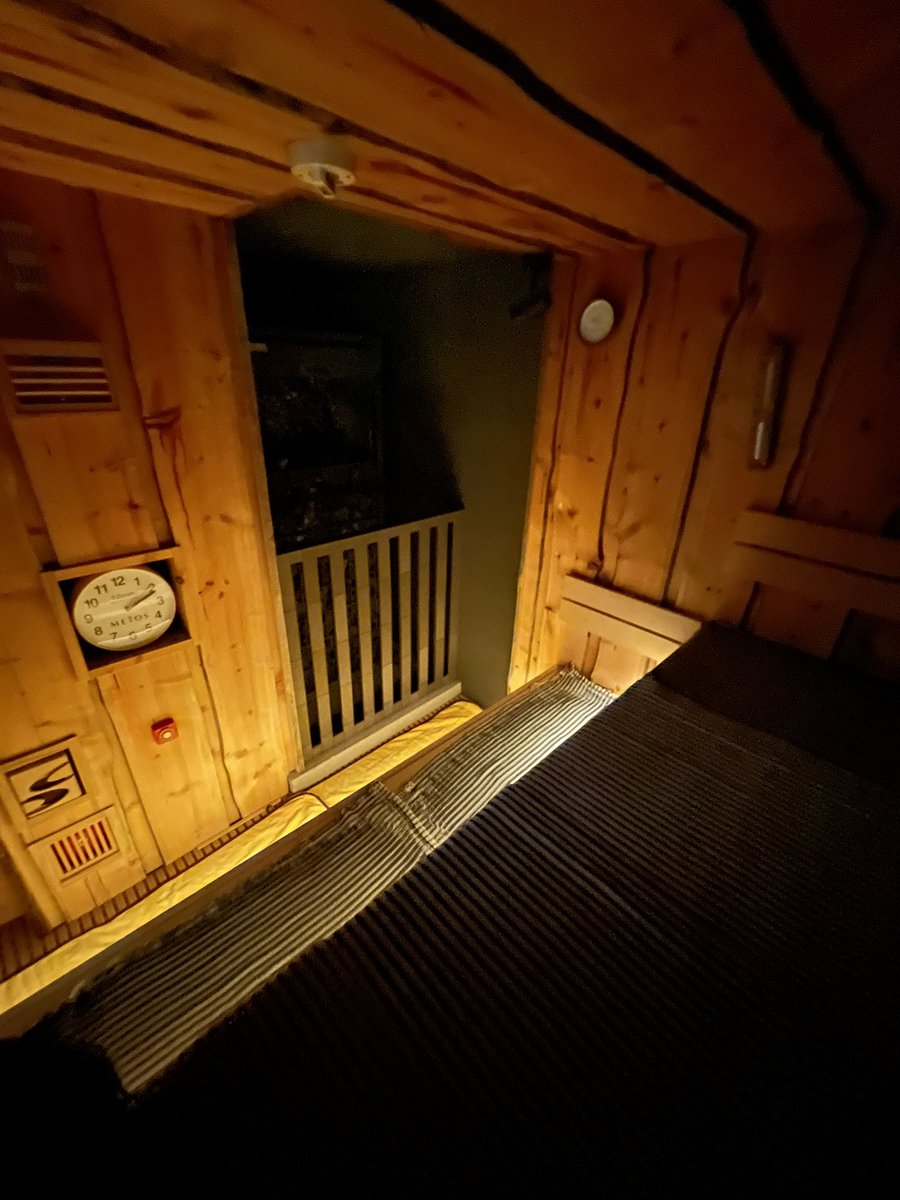 tkc_sauna's tweet photo. 改良湯♨️

「Anuaの湯 うるおい満ちる、水光肌へ。」

Anuaのヘアケア、スキンケア製品等が試せるイベントがスタート🐳

静寂でアチアチなサウナ室や炭酸泉とも相性抜群...!!

女性側のケロサウナもめちゃくちゃいいですね🥹

※ 6月6日(土)まで
※コラボイベントにお邪魔して特別に撮影可でした https://t.co/AuuHHMHMqW