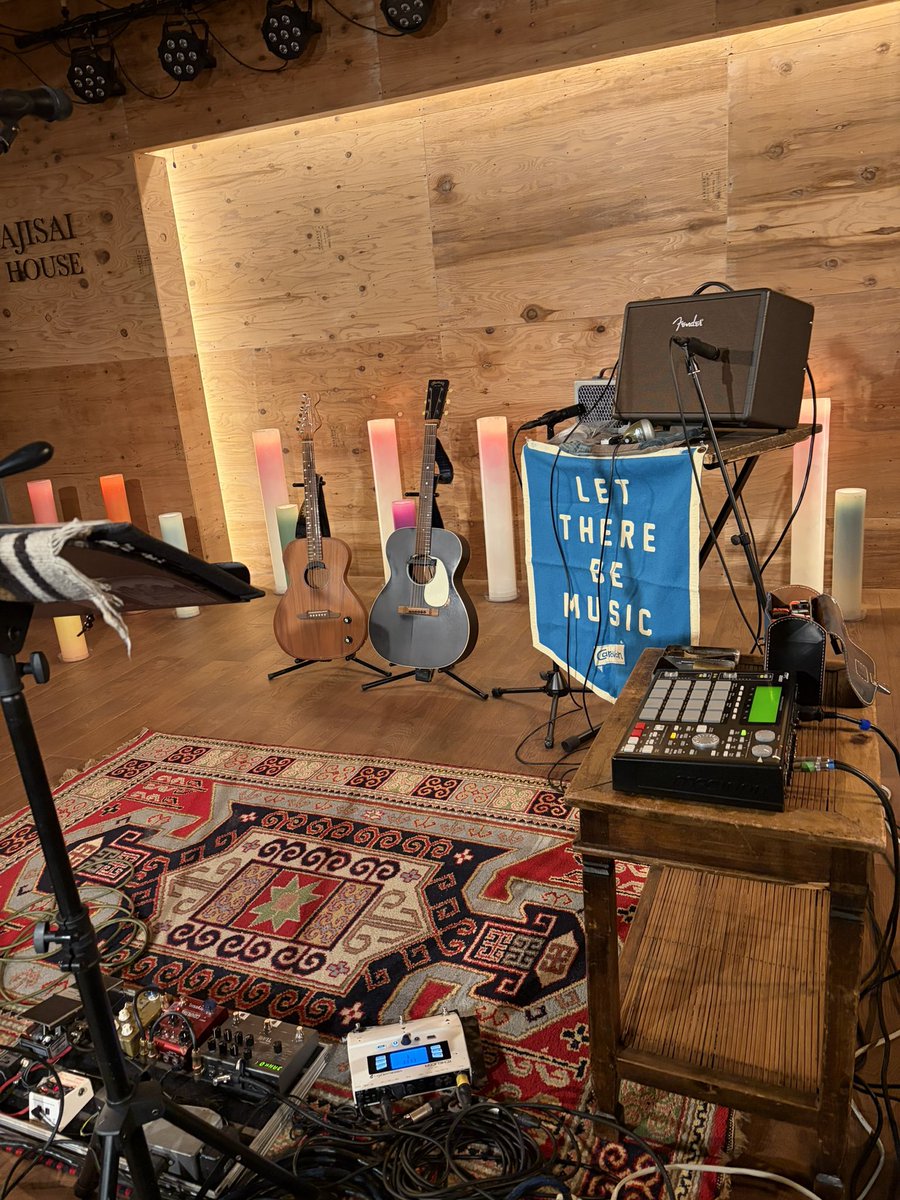 _minonco's tweet photo. 音楽は見えないし、つかめない。でも何か心に残るもの。とても良い言葉。必要不可欠ものではないけど、わたしは音楽に何度も救われてきた。何かそんな自分を全肯定してくれるような時間でした。本当にしあわせだった。
またいつか会いましょう。あたたかくて大きな手でしっかり握手してくれた🥹喜🫶🏻💞 https://t.co/Yvi0zrtxNH