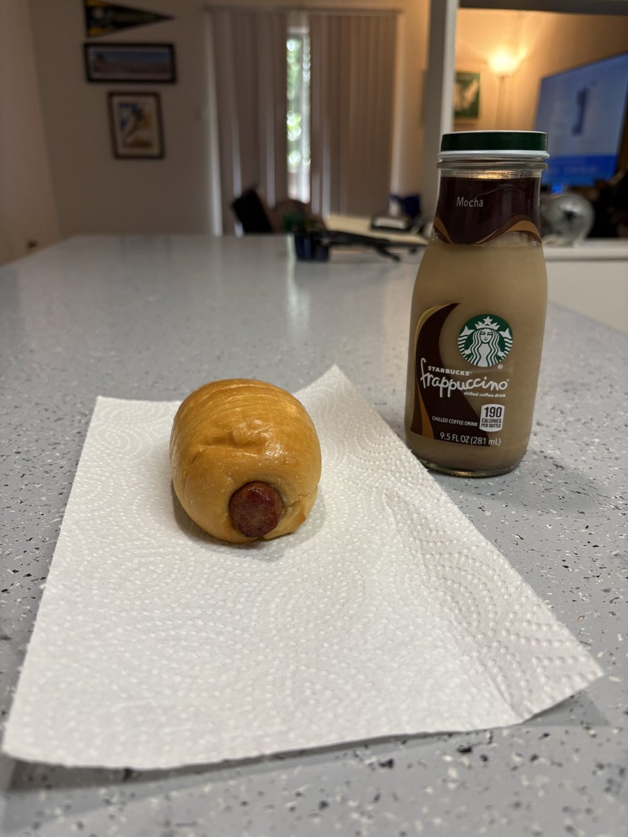 TBigRedG's tweet photo. Pops is flying into town today and we have 4 rounds over the next four days, including DMB on Monday night. Conecuh kolache w/ quick coffee https://t.co/KhgoeJ6c8u