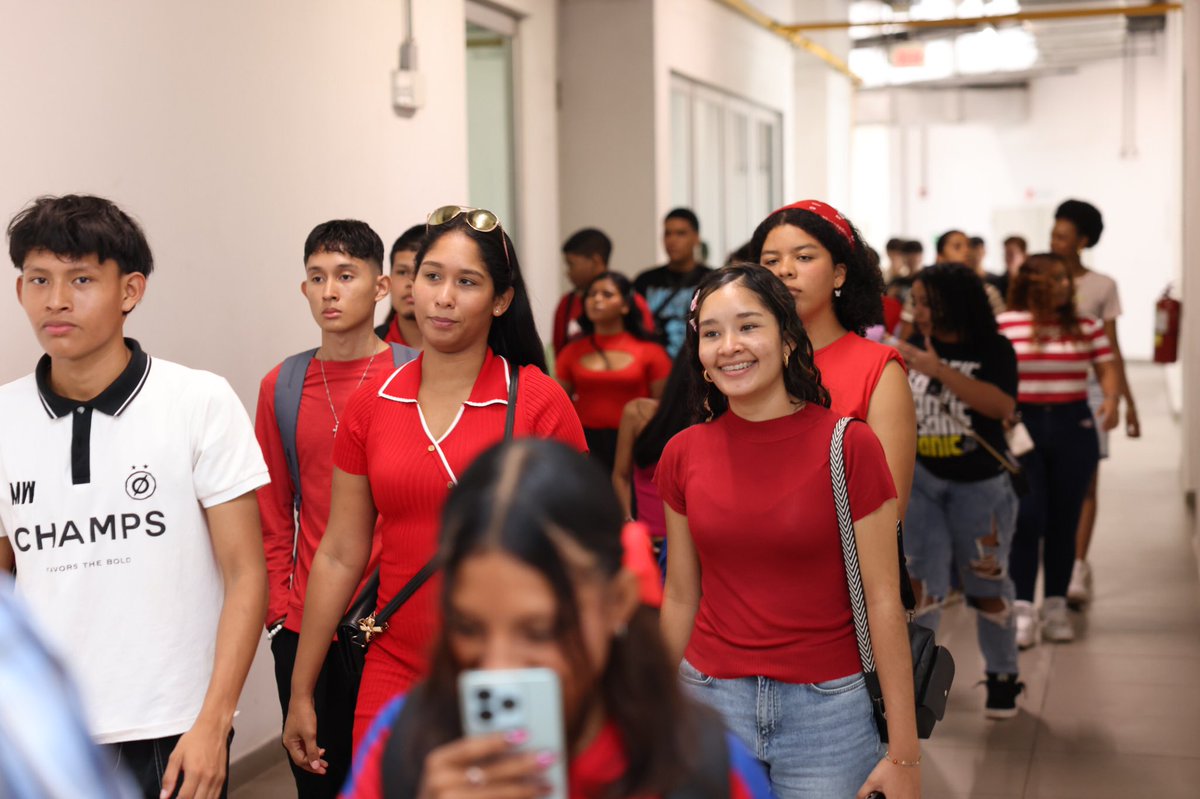 ITSEpma's tweet photo. Un total de 5,032 estudiantes iniciaron el segundo cuatrimestre 2026 en el ITSE, que ofrece 16 carreras en áreas como Big Data, Ciberseguridad, IA, Electricidad Industrial y Mantenimiento de Aeronaves. El ITSE continúa formando el talento que impulsa el desarrollo de Panamá. https://t.co/vCGmpQtBw5