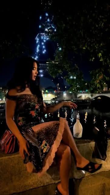 dearmareph's tweet photo. ALEX EALA IN PARIS

Ipinagdiwang ng tennis star na si Alex Eala ang kanyang ika-21 na kaarawan sa Paris, France na ibinahagi nito sa kanyang tiktok account.  

Alex Eala/TikTok  

#DearMare #AlamMoNaBa #TinigNetwork #AlexEala #EiffelTower #Paris https://t.co/7tp0whvAzB
