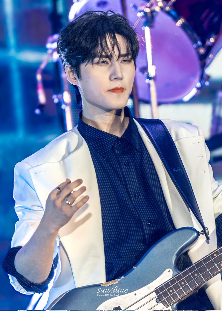 honge1219's tweet photo. 26.05.17_DAY6_데케이드_부산
#강영현
#day6 #데이식스 #youngk #영케이 https://t.co/BYswHIiCgq