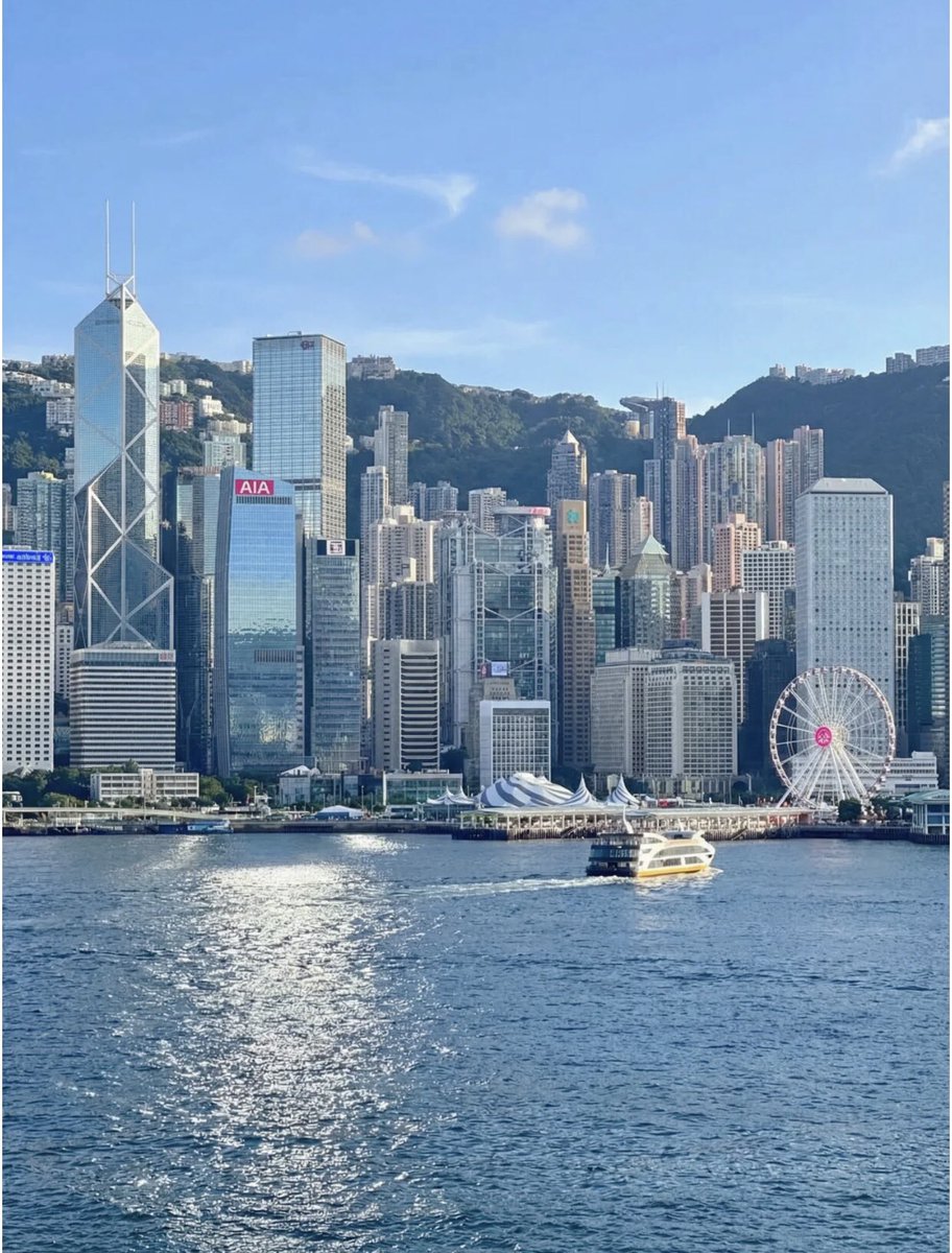 YLnnn9529's tweet photo. From a strange to a familiar city, it takes some time to get used to it. There are laughter and sadness here. It takes a lot of experience to get used to the city. https://t.co/JZQWiH7fmb