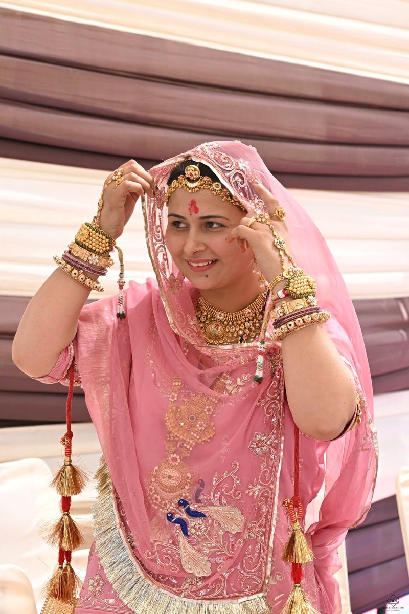 AnjuJhang's tweet photo. हमारे व्यवहार और आचरण की मर्यादा ही हमारे व्यक्तित्व की ऊँचाइयों को निर्धारित करती है !! 

#राजस्थानी_पहनावा ❤️ https://t.co/Za6QjmFOhO