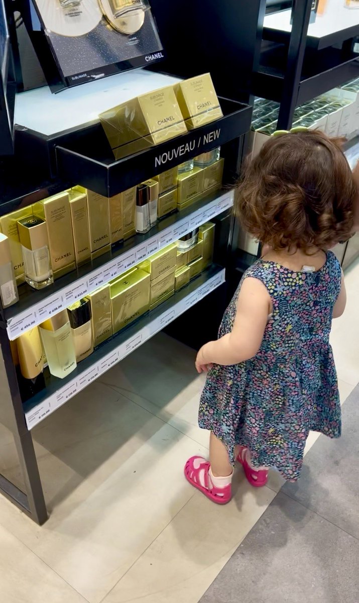 bodrumavisii's tweet photo. Me &amp; my mini me at the duty free 🤩🛫😜😃😋🥳 https://t.co/9oppJiokR4