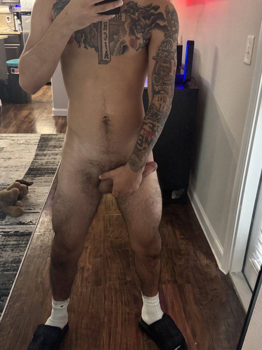 texasti0's tweet photo. Peek a boo🥴 #retweet https://t.co/fu0oNJx56W