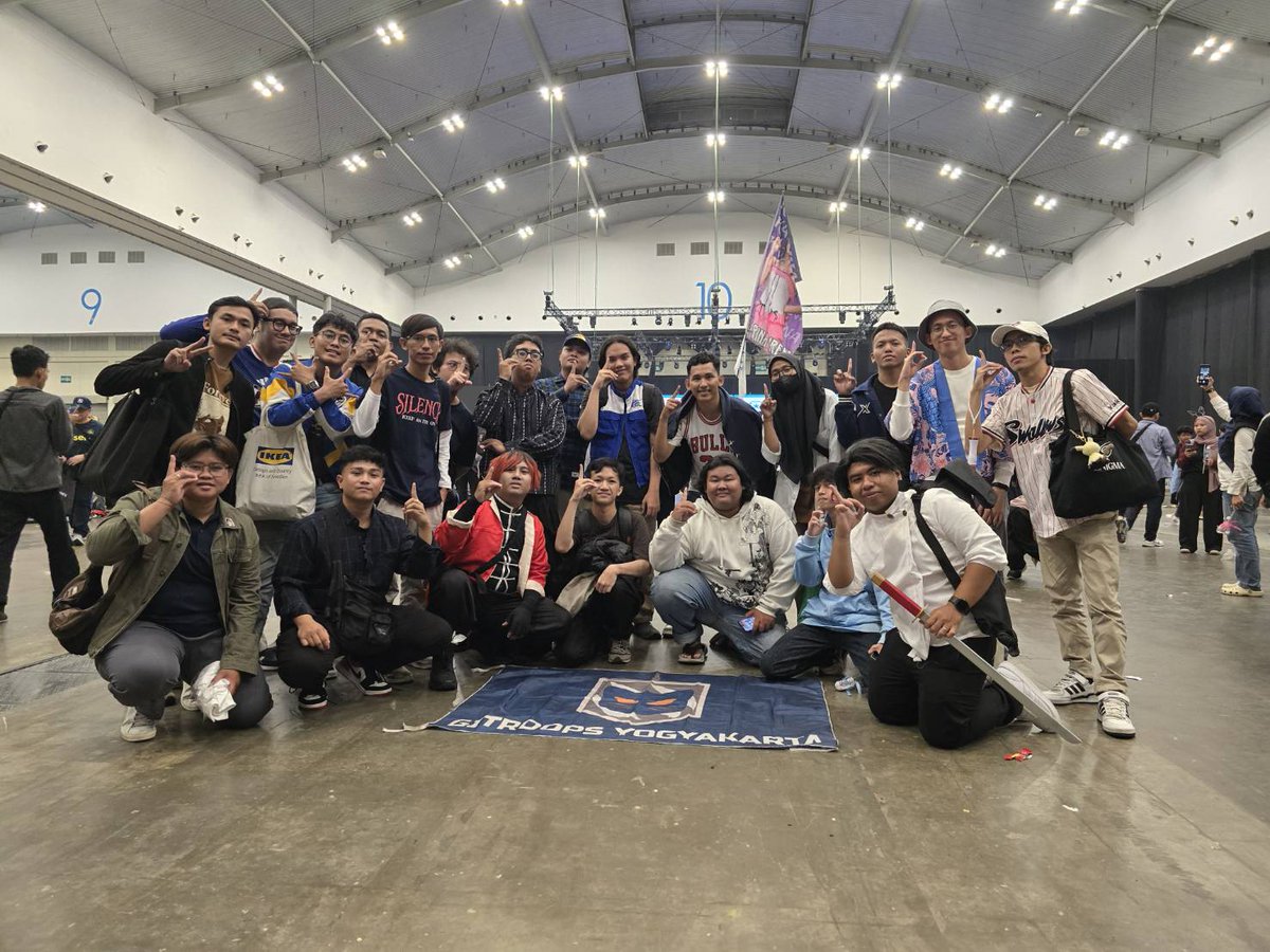 gitroops's tweet photo. Terima kasih teman-teman yang sudah hadir pada Personal Meet and Greet Festival! 🙌

Sampai bertemu kembali di lain kesempatan, hati-hati di perjalanan semuanya! 👋 https://t.co/MhxVTLRZDV