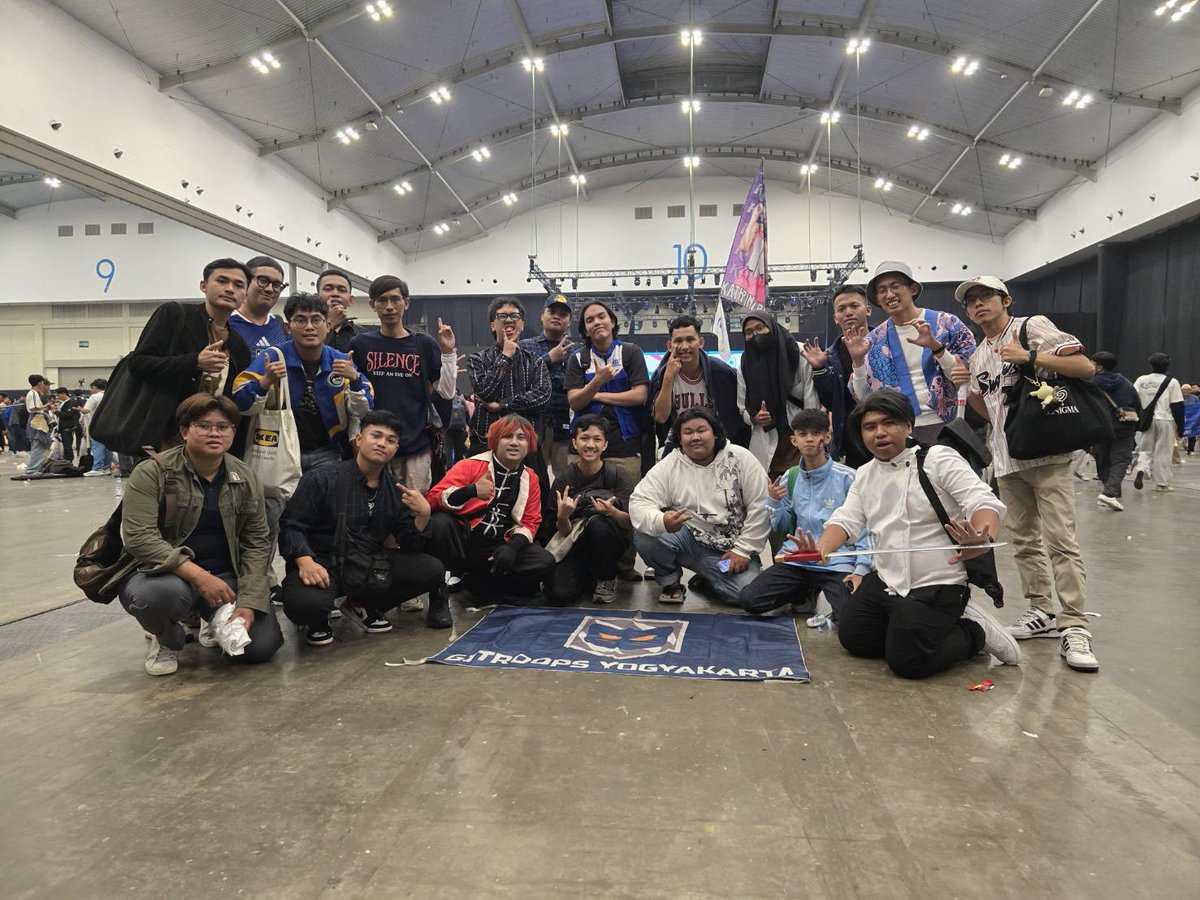 gitroops's tweet photo. Terima kasih teman-teman yang sudah hadir pada Personal Meet and Greet Festival! 🙌

Sampai bertemu kembali di lain kesempatan, hati-hati di perjalanan semuanya! 👋 https://t.co/MhxVTLRZDV