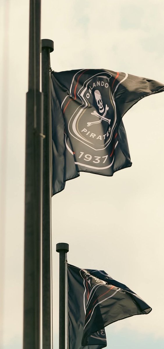 cordialkay's tweet photo. Yiyoooo #OrlandoPirates https://t.co/8lBySHPF4B